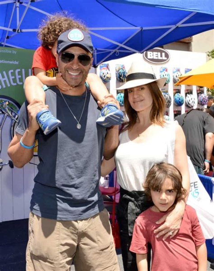 Tom Morello is Married to Wife: Denise Luiso. Kids.